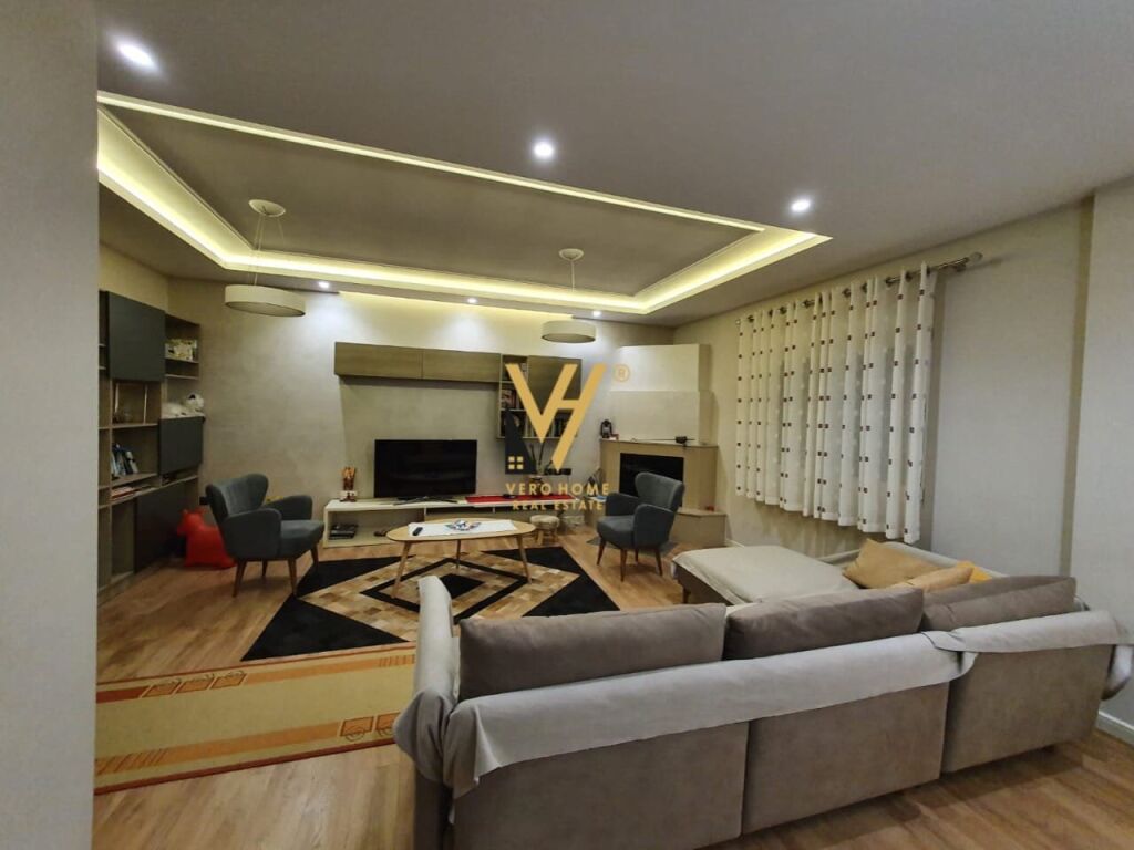 Shitet vile 3 kateshe te Zogu i ZI 590 m2