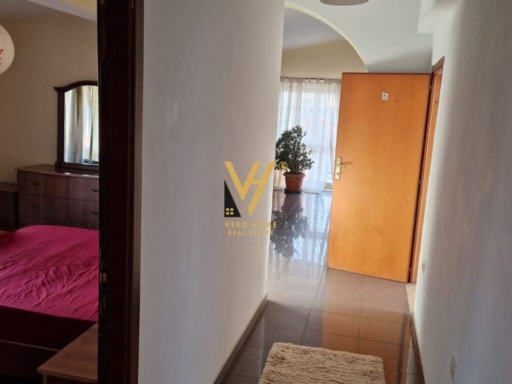 Jepet Apartament 2+1+ballkon me qera pran Frigoriferit 150 m2