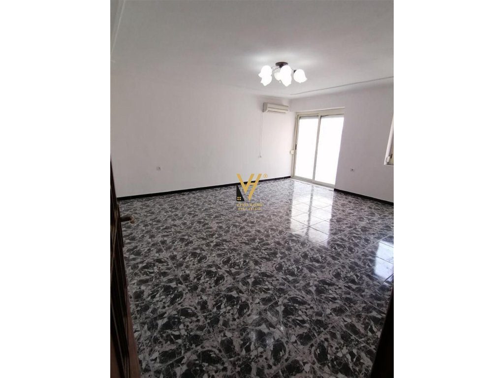 JEPET APARTAMENT 2+1+BLK TE RR.ISLAM ALLA 50.000 LEKE 3