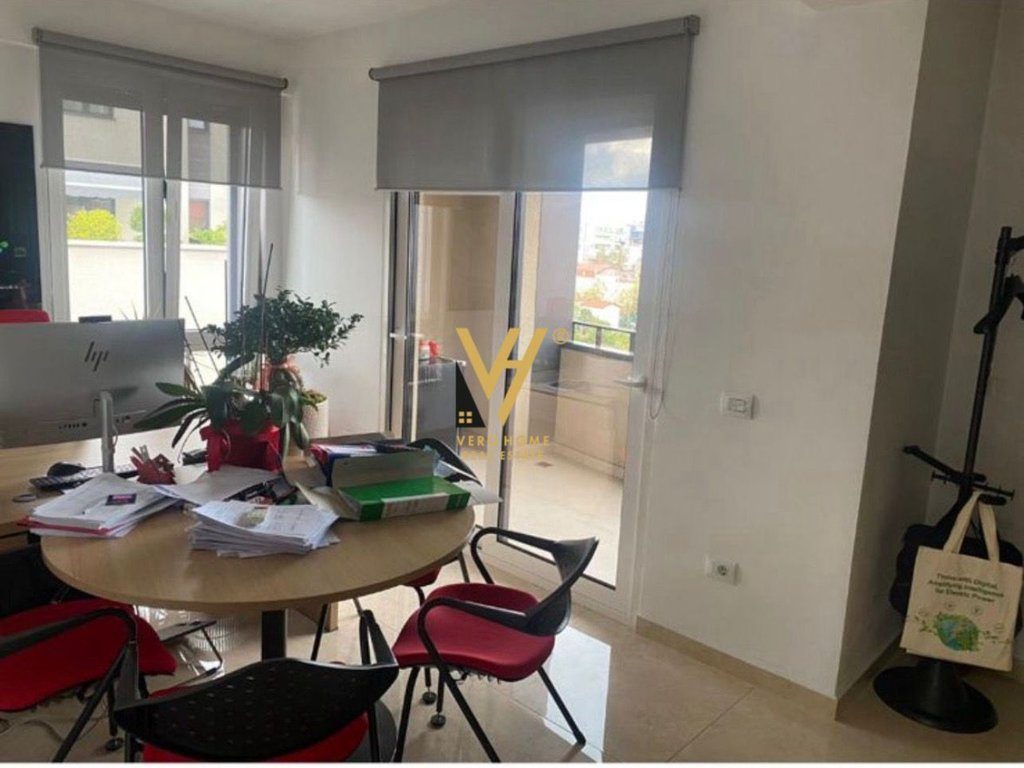 JEPET ZYRE 105 M2 ME QIRA TE TREGU CAM 1.400 EURO 2