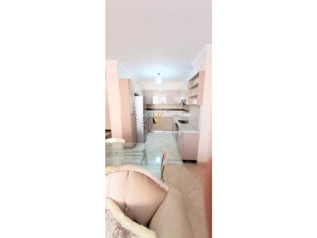 Shitet Apartament 2+1+ballkon te Rruga e Elbasanit 148 m2 4