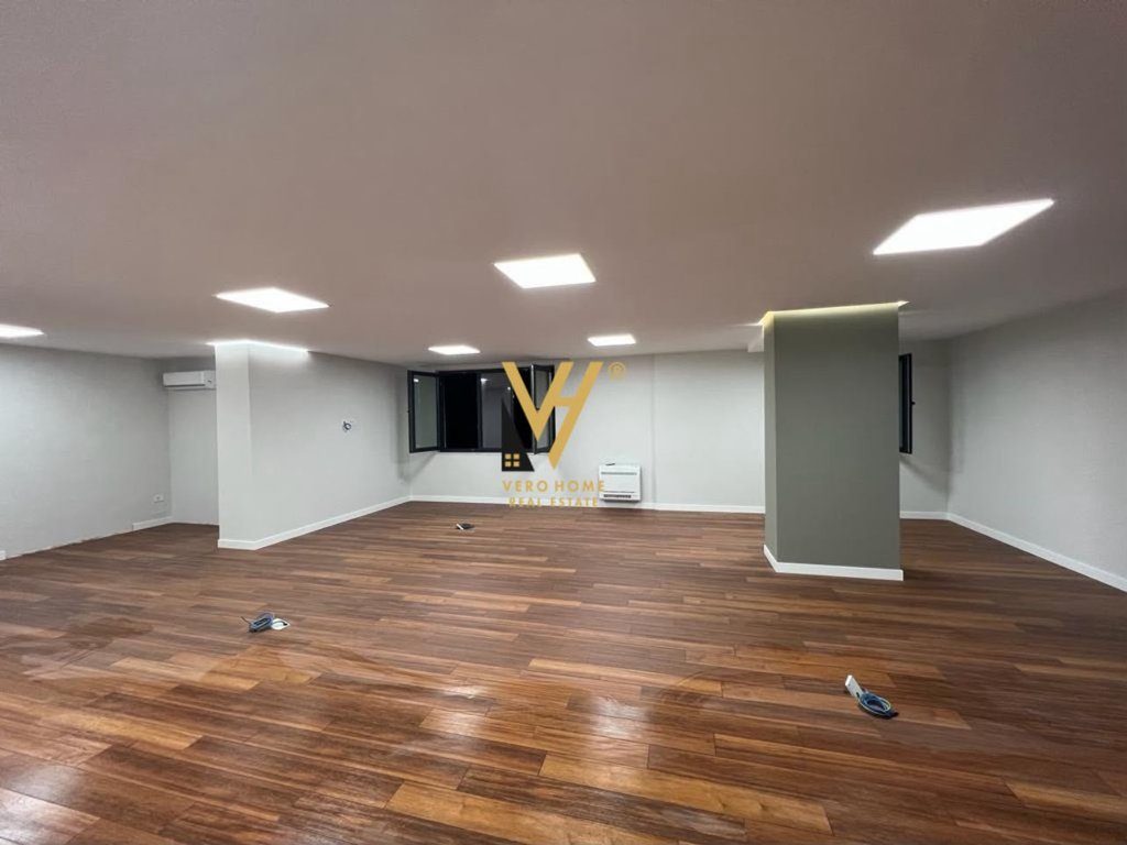 SHITET AMBIENT KOMERCIAL 140 M2 TE SHALLVARET 380.000 EURO 2
