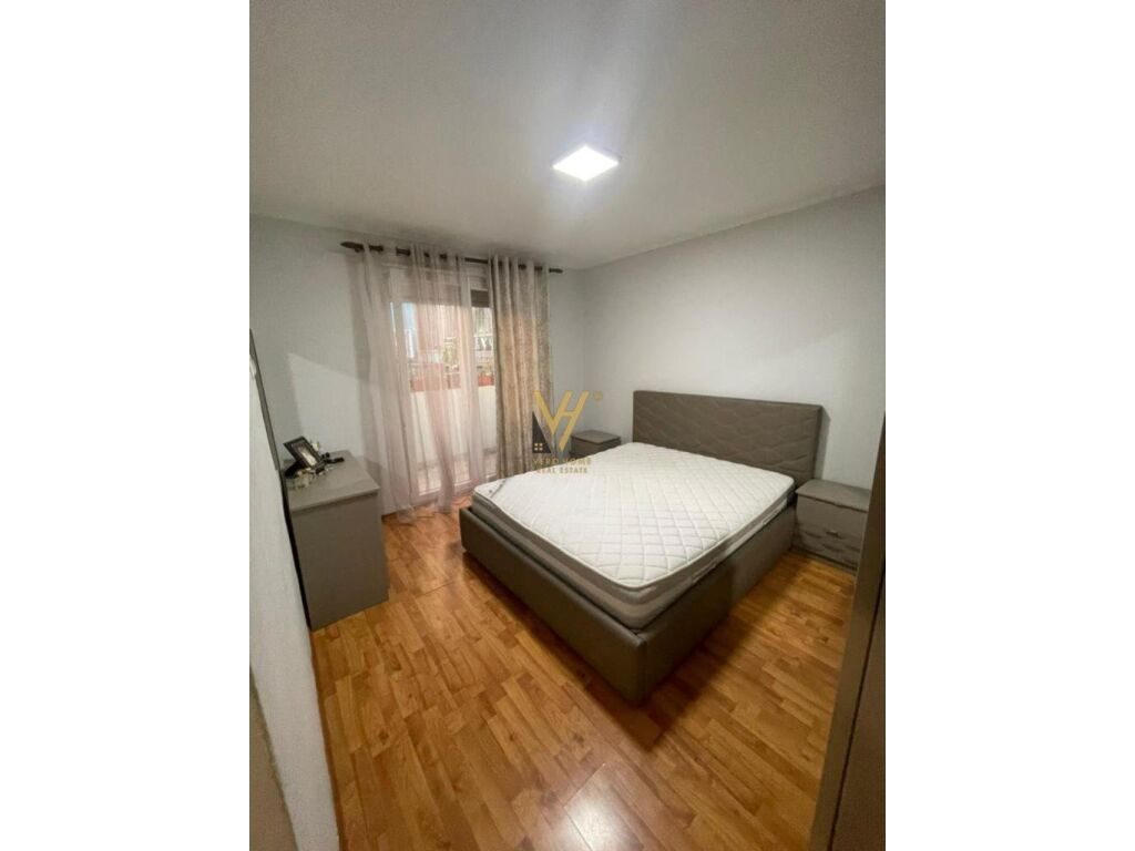 Shitet apartament 2+1 te Rruga Muhamet Gjollesha , 21 Dhjetori 75 m2 3
