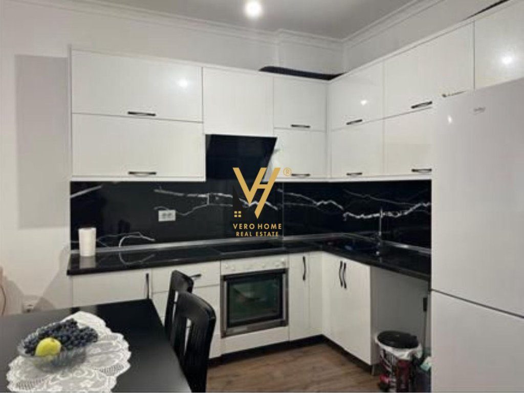SHITET APARTAMENT 2+1+BLK TE KINOSTUDIO 180.000 EURO 2