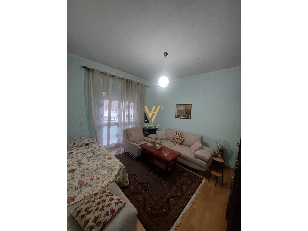 JEPET APARTAMENT 3+1+2+BLK ME QERA TE RRUGA BARDHYL 60.000 LEKE 2