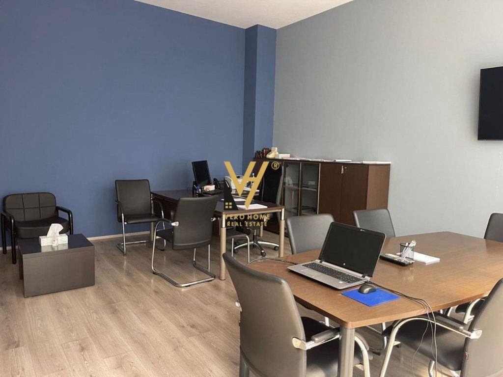 JEPET ZYRE 300 M2 ME QERA NE BLLOK 4.000 EURO 3