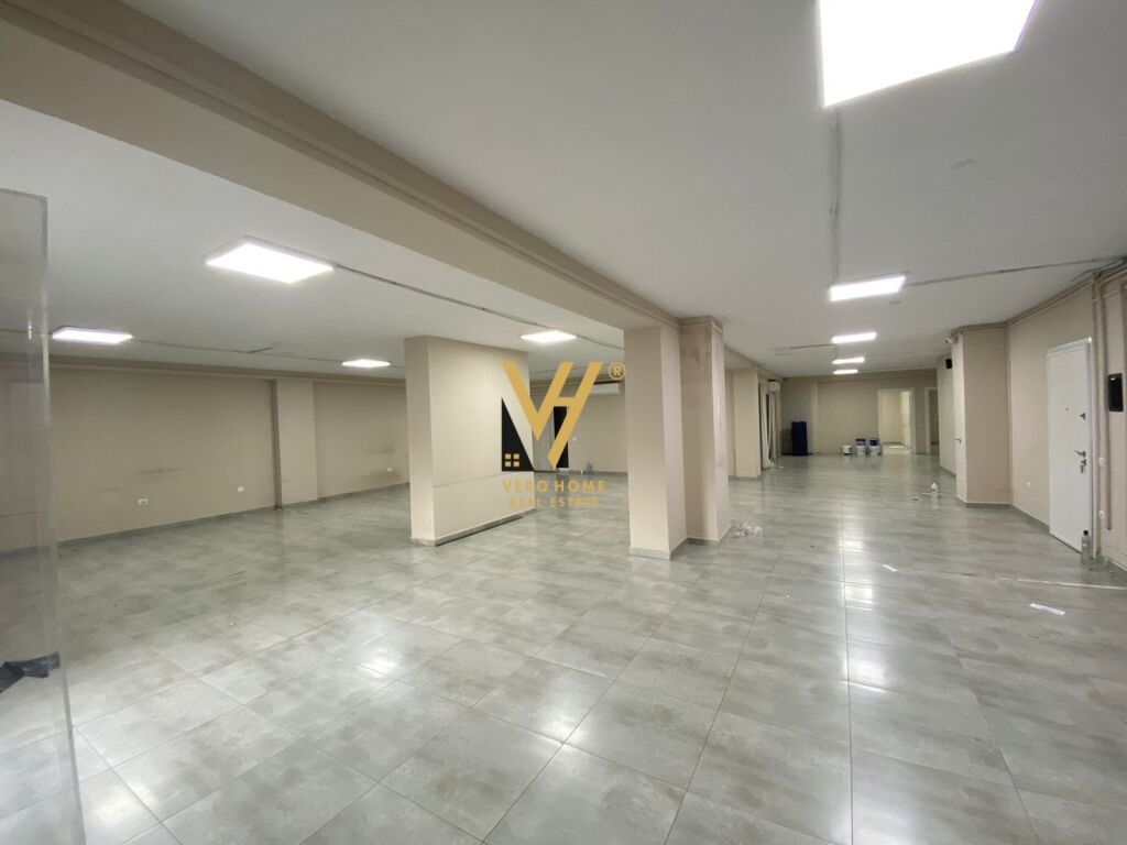 Jepet Zyre me qera te Stacioni i Trenit 750 m2