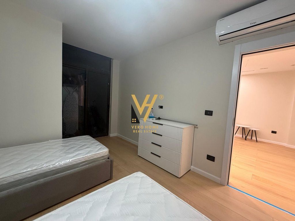 JEPET APARTAMENT 2+1+BLK ME QERA PERBALLE DELIJORGJIT 80.000 LEKE 3