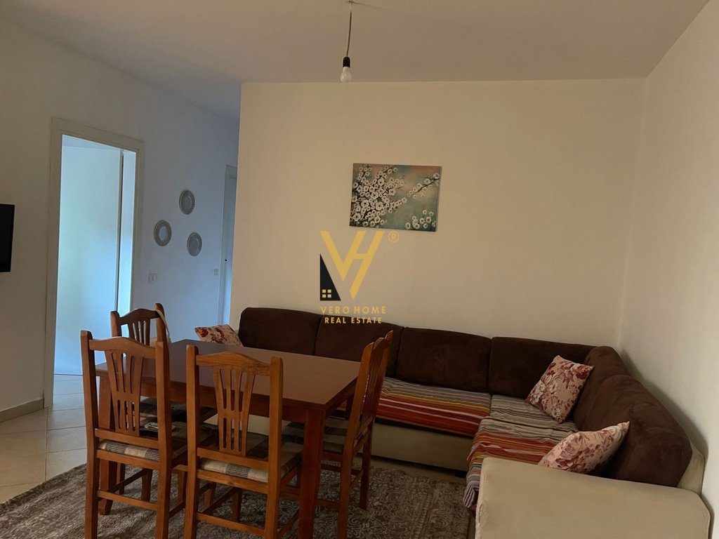 JEPET APARTAMENT 2+1 ME QIRA TE KOPSHTI BOTANIK 45.000 LEKE