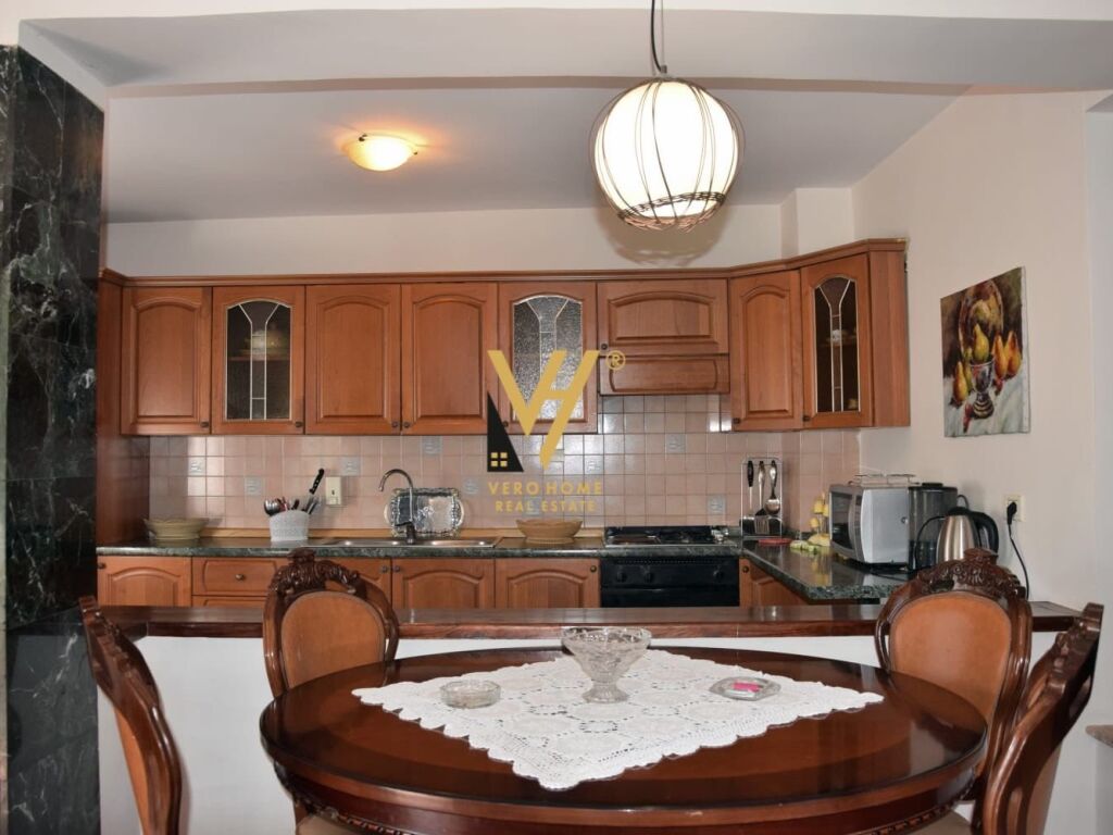 Jepet Apartament 2+1 me qera ne Bllok, Rruga Sami Frasheri 100 m2