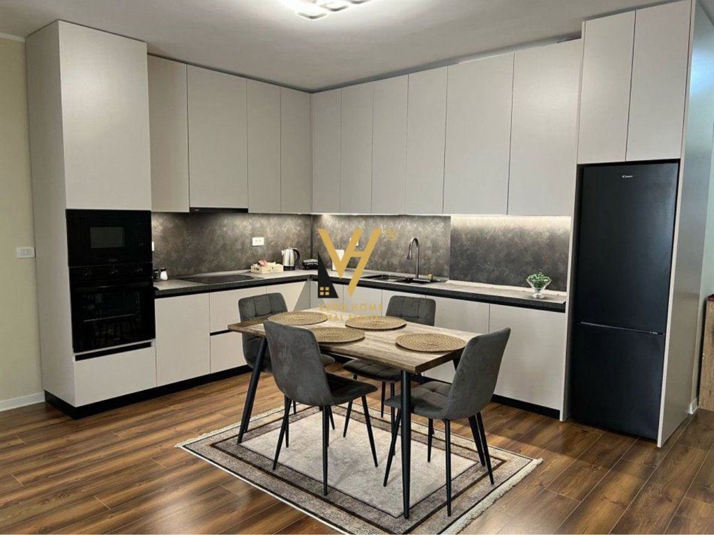 SHITET APARTAMENT 2+1+BLK NE DURRES, PRANE STACIONIT TE TRENIT 200.000 EURO 2