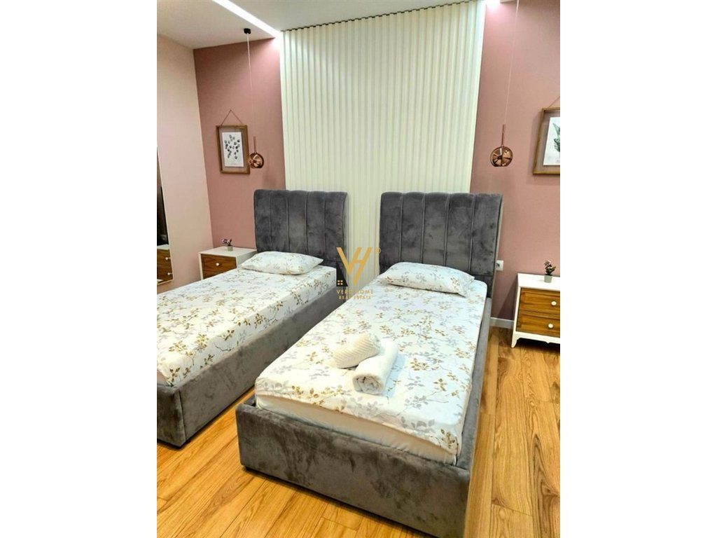 JEPET APARTAMENT 2+1 ME QERA TE LIQENI I THATE 700 EURO 3