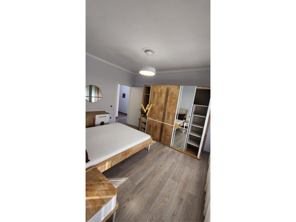 JEPET APARTAMENT 3+1+2 ME QERA TE KOPESHTI ZOLOGJIK 1.500 EURO 4