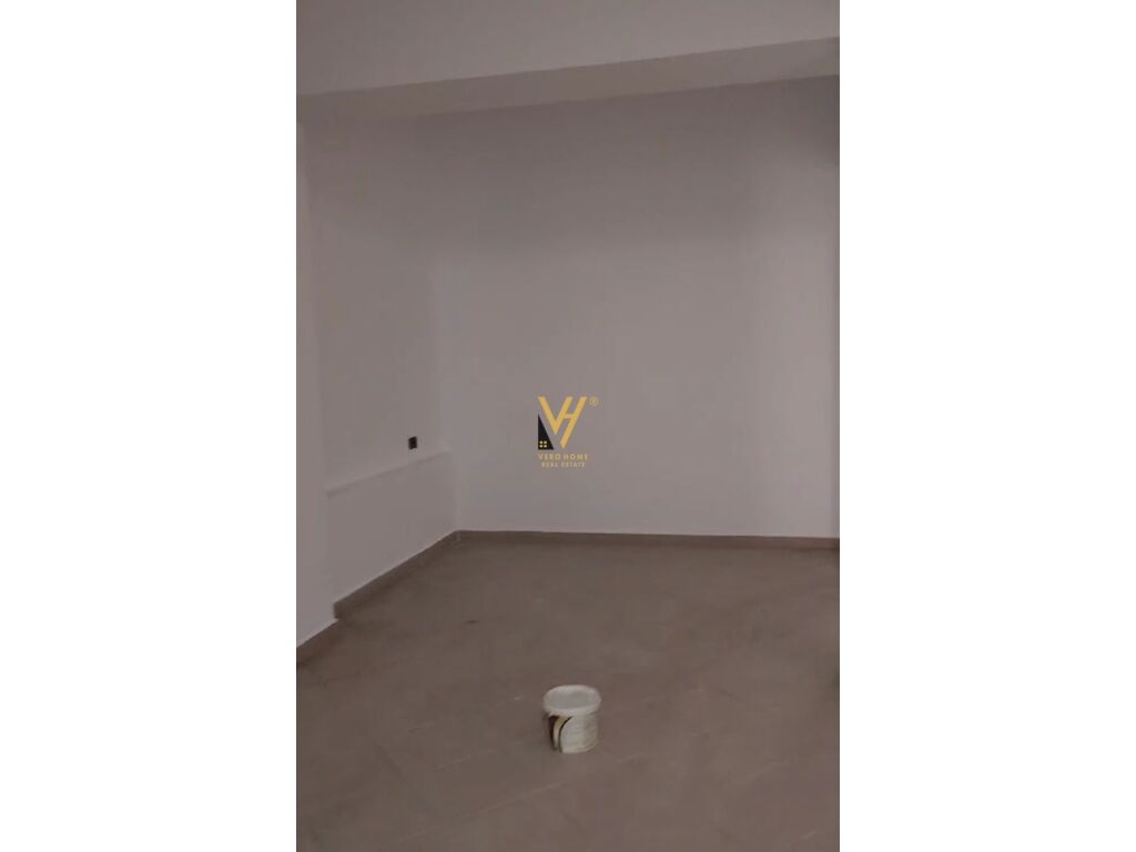 Jepet Ambient Biznesi me qera prane Shkolles Harry Fultz 85 m2 4