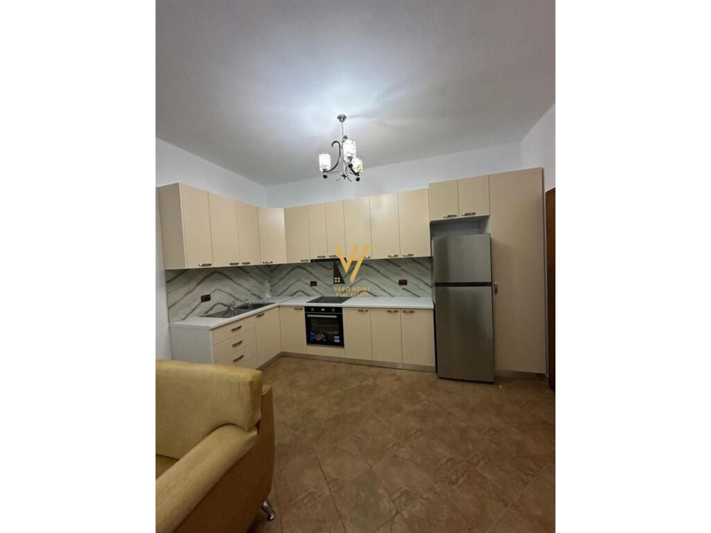 Jepet Apartament 2+1+ballkon me qera ne Selite 120 m2 2