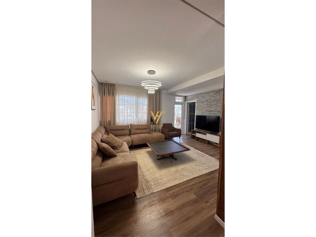JEPET APARTAMENT 3+1+2+BLK ME QIRA NE FRESK,RR.E TELEFERIKUT 650 EURO