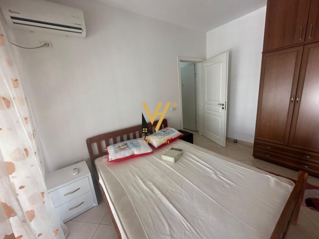 Jepet Apartament 2+1+ballkon me qera ne Vasil Shanto 85 m2 3