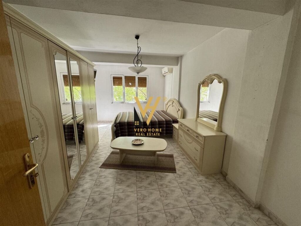 Jepet Apartament 3+1+ballkon me qera te Ambasada Amerikane 130 m2 2