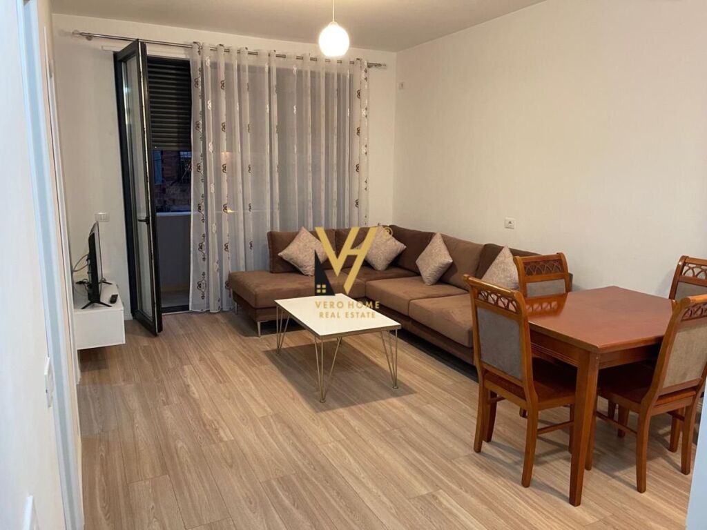 Jepet Apartament 1+1+ballkon me qera te Rruga Siri Kodra 75 m2 2