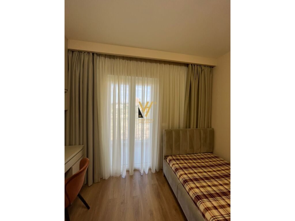 Jepet Apartament 2+1+2 me qera te Liqeni i Thate 110 m2