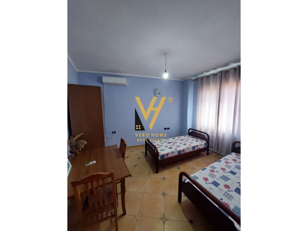 JEPET APARTAMENT 2+1 ME QERA NE SELITE 45.000 LEKE 4