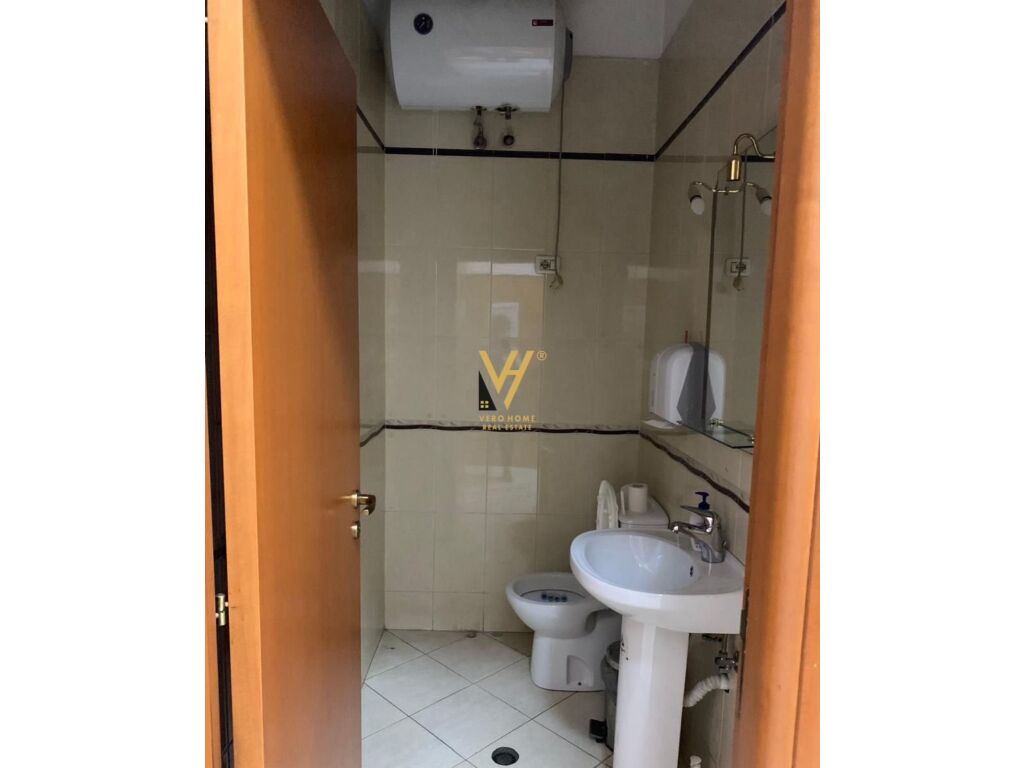 Jepet Zyre me qera te Rruga e Elbasanit 38 m2 1