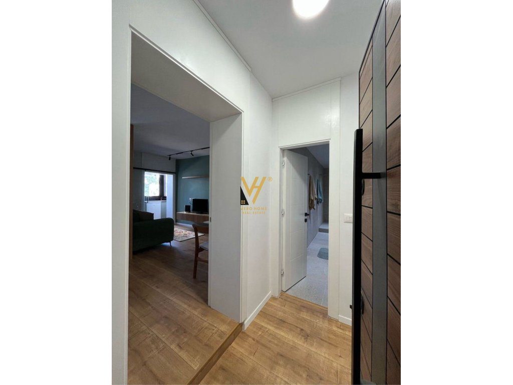 JEPET APARTAMENT 1+1 ME QERA TEK PRANE HOTEL GRANDA, UNAZA E RE 500 EURO 4