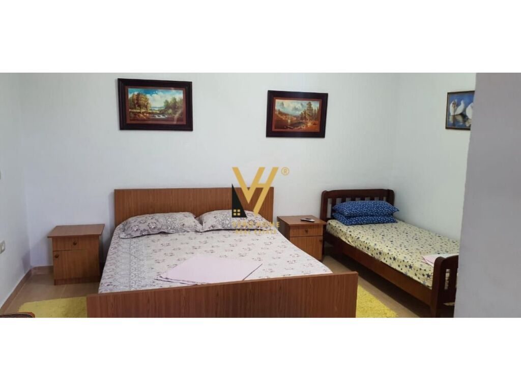 Shitet Apartament 3+1+ballkon ne Golem 100 m2 3
