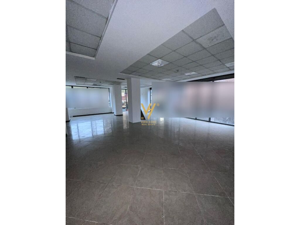 Jepet zyre me qera ne Vasil Shanto 300 m2 2