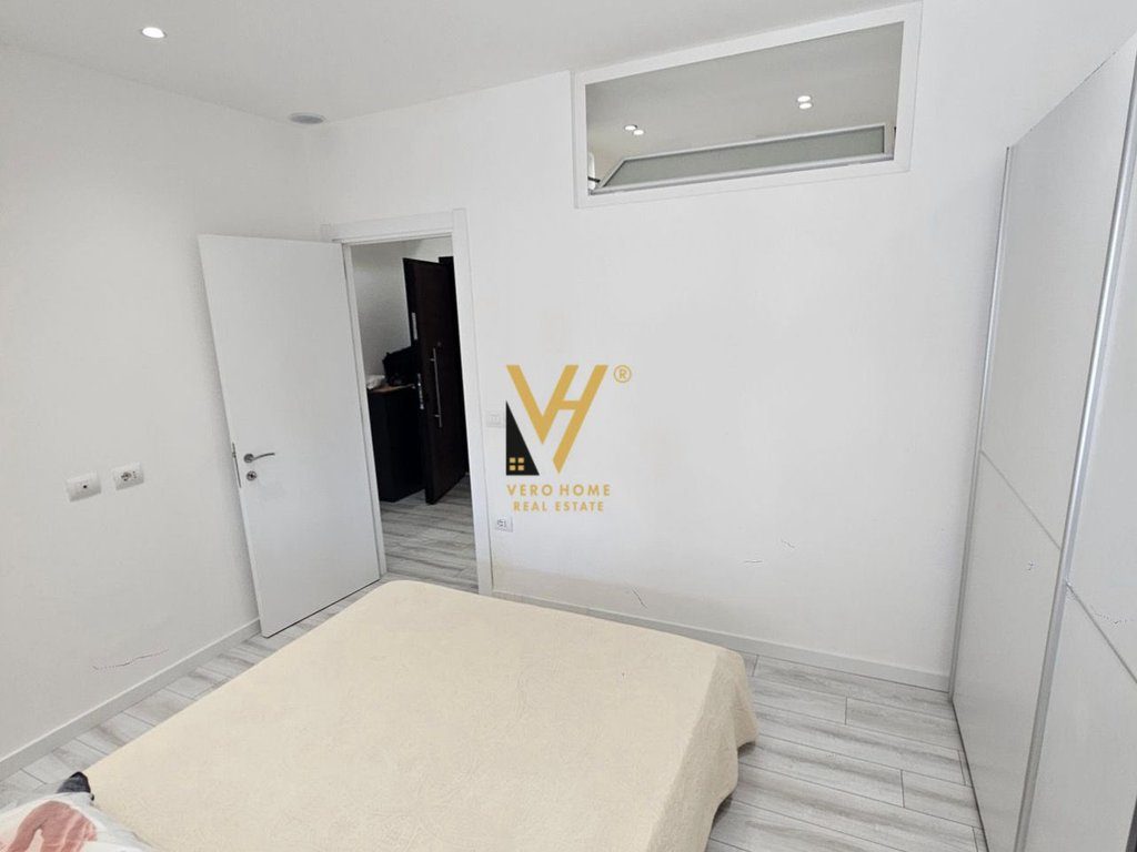JEPET APARTAMENT 1+1+BLK ME QERA NE SHKOZE 400 EURO 4