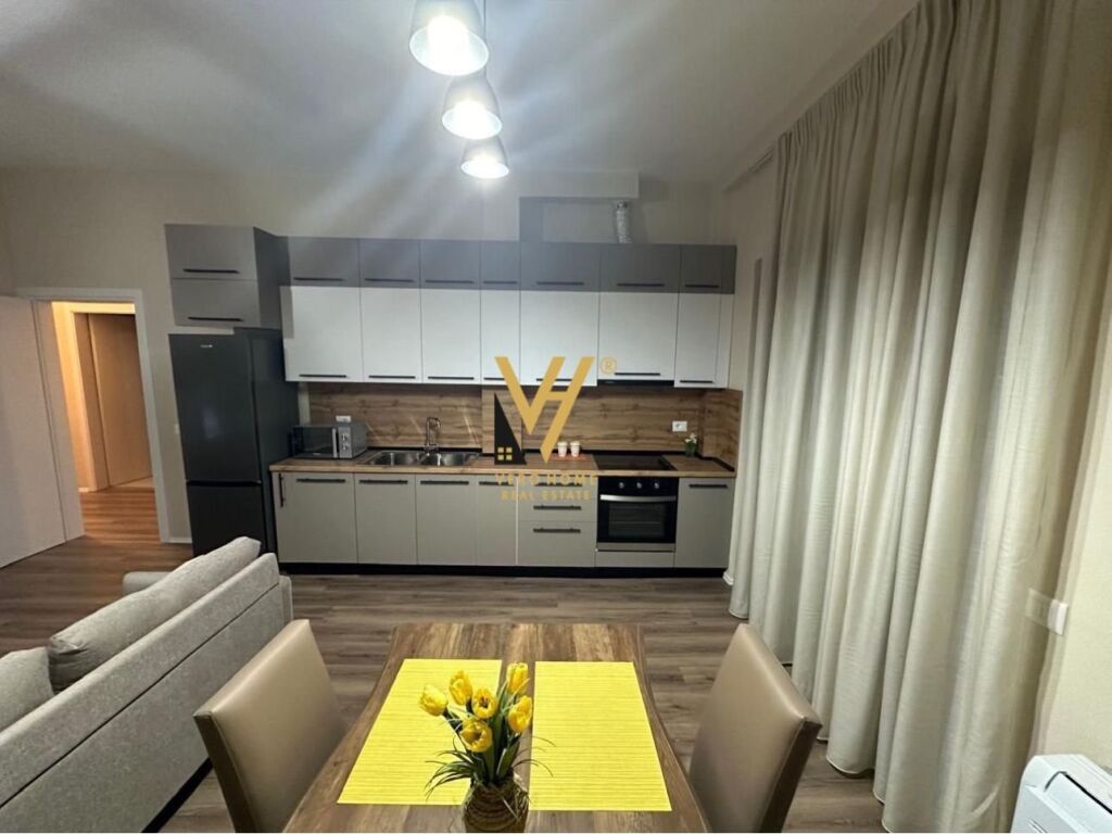 Jepet Apartament 2+1+ballkon me qera te Pazari i Ri 110 m2 3