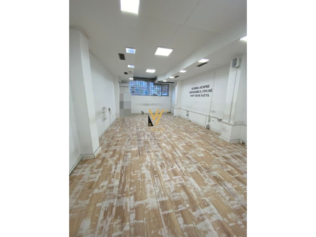 Jepet zyre me qera te Selvia 200 m2
