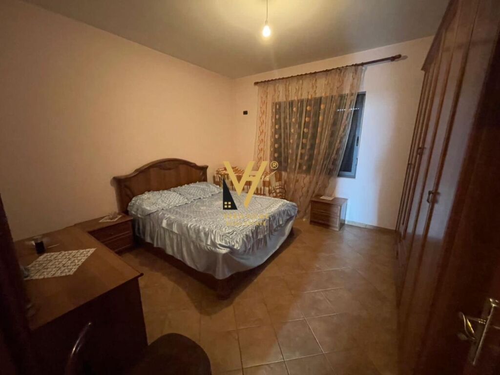 Shitet vile tre kateshe ne Selite 353 m2 3