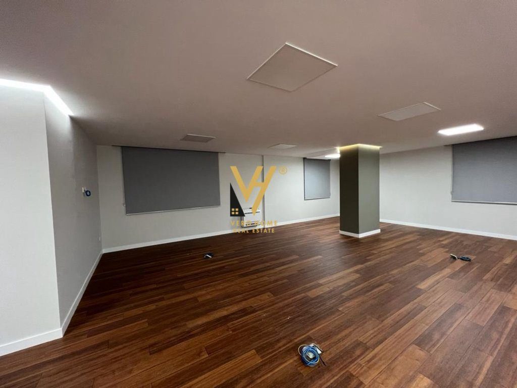 JEPET ZYRE 150 M2 ME QERA TE SHALLVARET 1.600 EURO 3