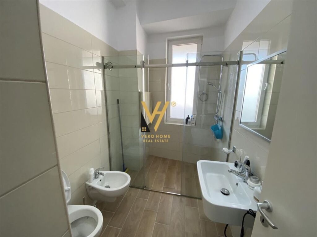 Jepet Apartament 1+1+2+ballkon me qera te Kompleksi Kontakt , 21 Dhjetori 132 m2 3