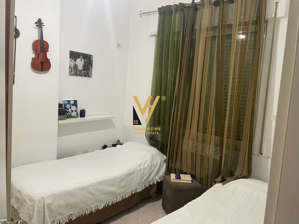 Jepet Apartament 2+1+ballkon me qera te Kodra e Diellit 93 m2 2