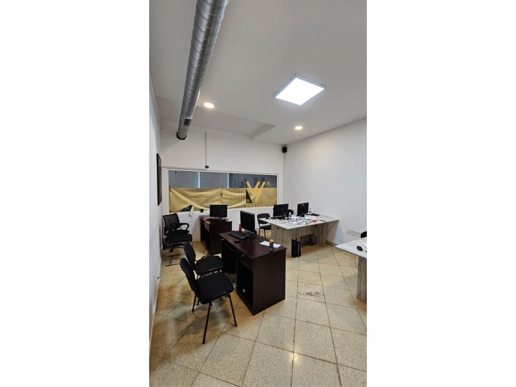 Shitet Ambient Biznesi te Kodra e Diellit 136 m2