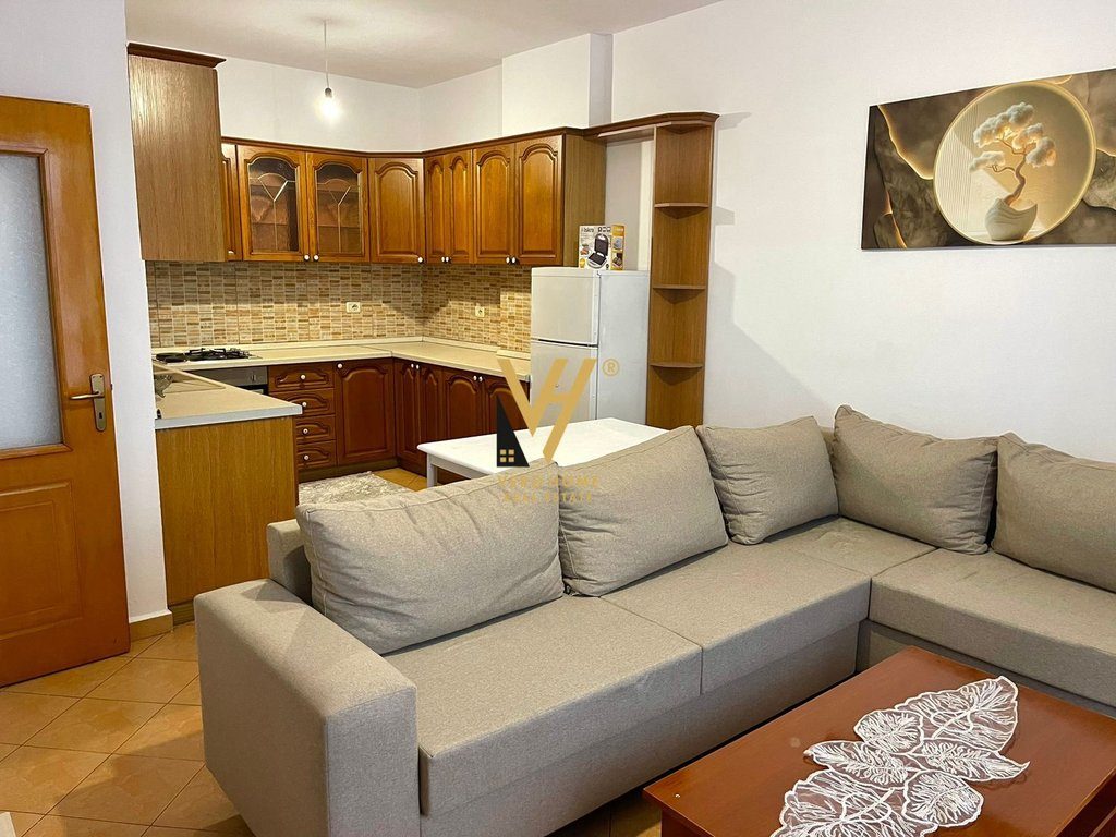 JEPET APARTAMENT 2+1+BLK ME QERA NE LAPRAKE 55.000 LEKE 2
