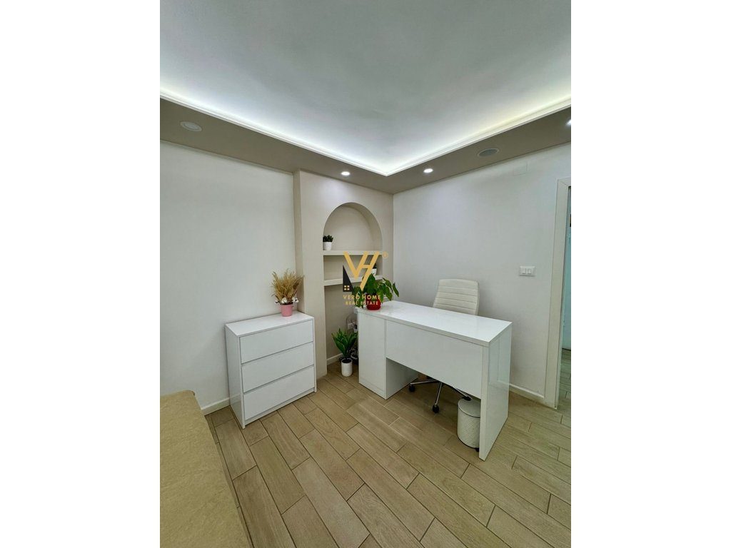 JEPET AMBIENT 68 M2 ME QERA NE VASIL SHANTO 750 EURO 2