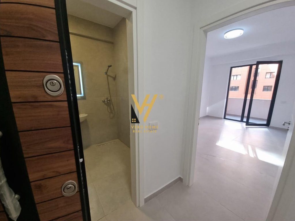 JEPET ZYRE 72 M2 ME QIRA TE URBAN GATE, ASTIR 50.000 LEKE 2