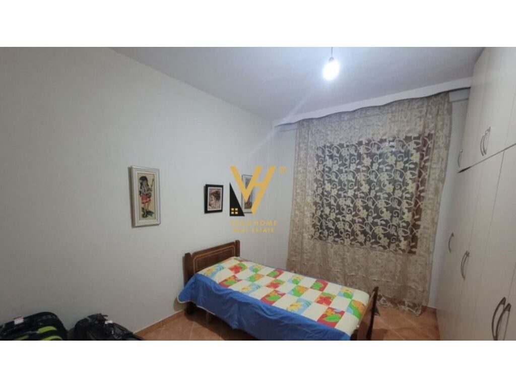 Jepet Apartament 2+1 me qera te Kodra e Diellit 100 m2 2