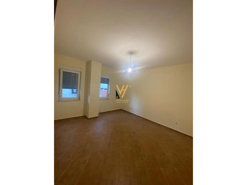 Shitet apartament 3+1+2 te Kompleksi Kolombo, Liqeni i Thate 140 m2 4