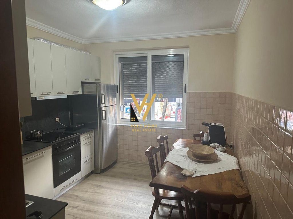 JEPET APARTAMENT 2+1+BLK ME QERA TE SHESHI WILLSON 100.000 LEKE 2