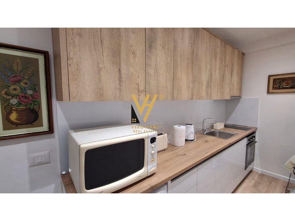 JEPET APARTAMENT 1+1 ME QERA NE QENDER 70.000 LEKE 2