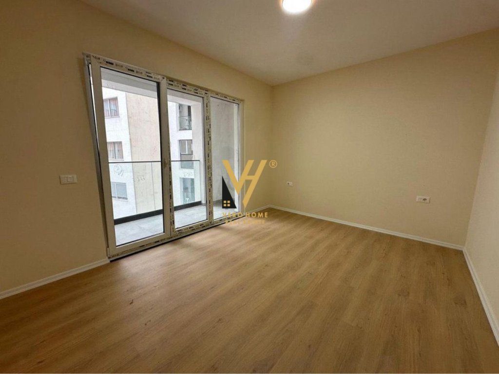 JEPET ZYRE 97 M2 ME QERA TE BLV. MIGJENI ASTIR 550 EURO 2