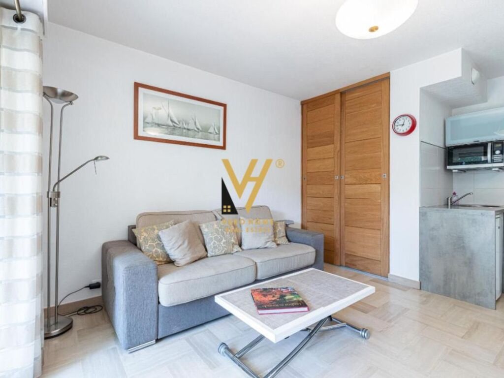 Shitet apartament 1+1 te Rruga Myslym Shyri 62 m2