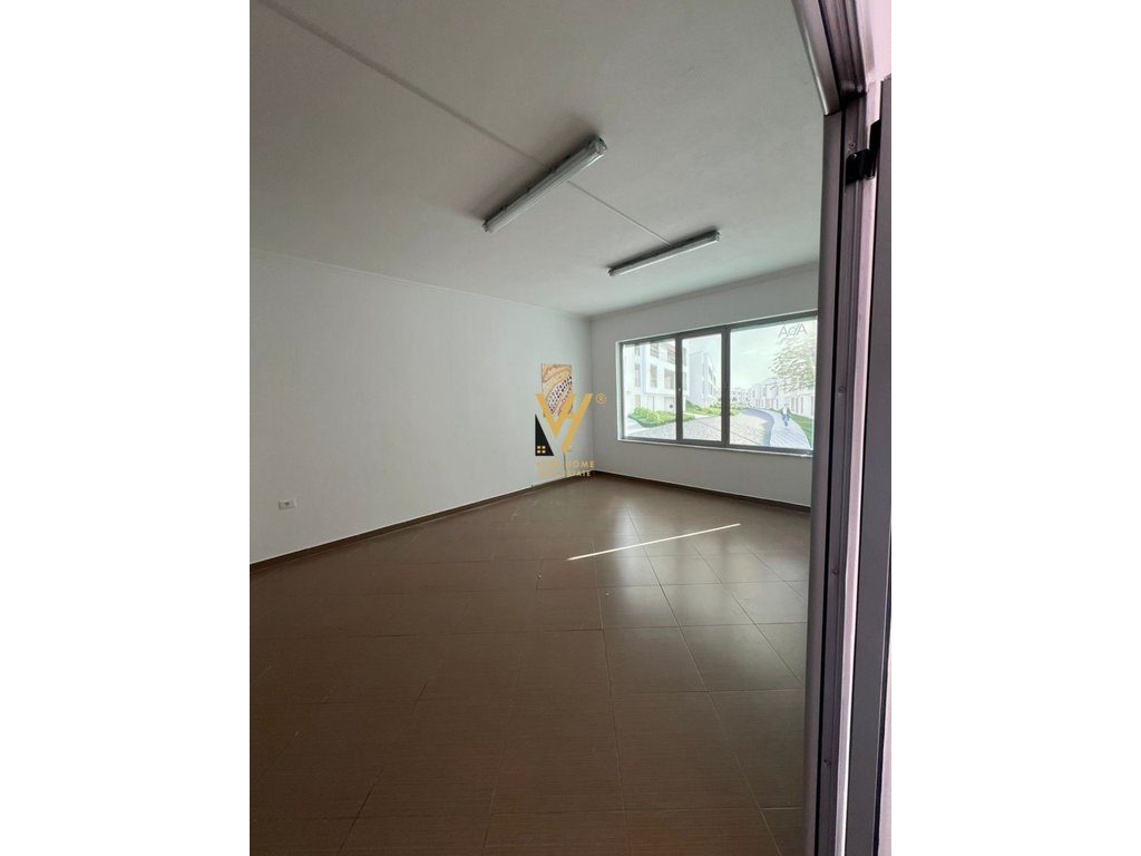 JEPET ZYRE 120 M2 ME QERA NE SAUK 600 EURO