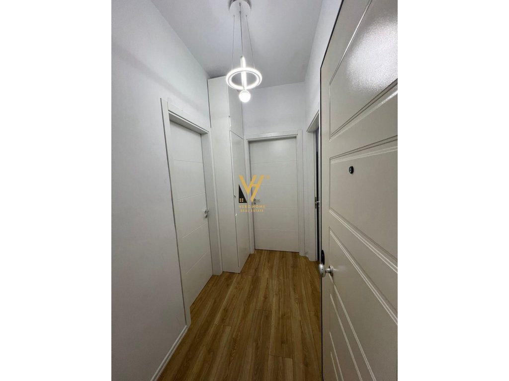 JEPET APARTAMENT 1+1 ME QIRA TE ISH FUSHA E AVIACIONIT 600 EURO 4