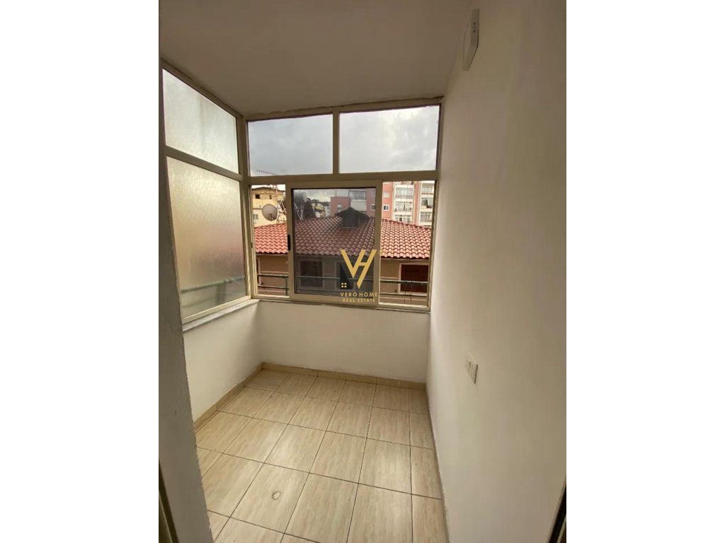 JEPET APARTAMENT 2+1+BLK ME QIRA TE KODRA E DIELLIT 55.000 LEKE 4