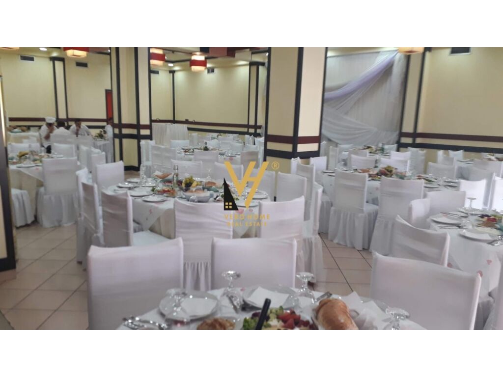 Jepet ambient Komercial te Rruga Jordan Misja 250 m2 1